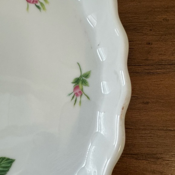 Vintage Christineholm Porcelain Rose Ruffled Edges Baking Dish 1970’s, 9.5”x1.5” - Picture 7 of 10